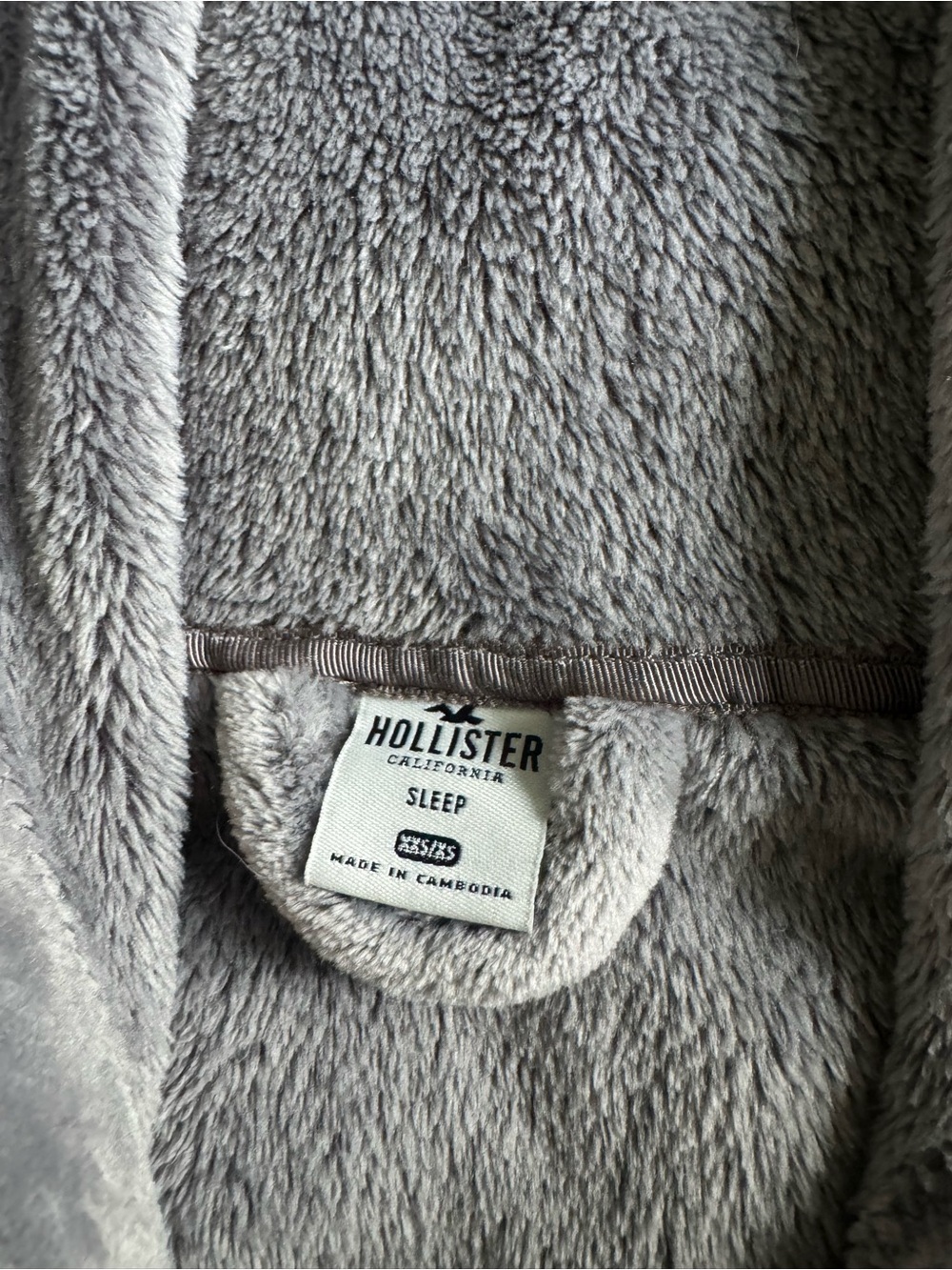 Hollister Robe - Picture 3 of 3